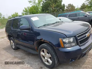2007 Chevrolet Tahoe LT z VIN 1GNFK13037R100323, wystawiony jako IAAI lot #42366562 z przebiegiem 224 593 mil mil oraz . Historia ofert i sprzedaży dostępna na DreamBid. Obrazek 1.