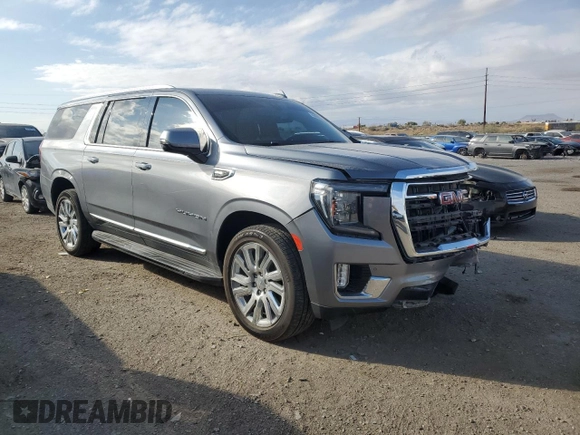 2021 GMC Yukon XL SLT with VIN 1GKS2GKD7MR453176, listed as a Copart auction lot 89331305 with 46,238 mi miles and Salvage Title. Bid and sale history available at carsss.com. Image 4.