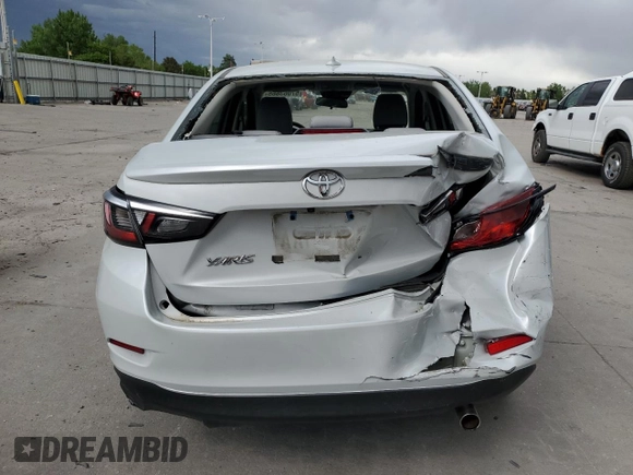 2019 Toyota Yaris L z VIN 3MYDLBYV6KY514188, wystawiony jako Copart lot #57063665 z przebiegiem 42 478 mil mil oraz Szkoda całkowita • Salvage title. Historia ofert i sprzedaży dostępna na DreamBid. Obrazek 6.