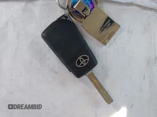 2025 Toyota Corolla LE z VIN 5YFB4MDEXSP261655, wystawiony jako IAAI lot #41429161 z przebiegiem 9 872 mil mil oraz . Historia ofert i sprzedaży dostępna na DreamBid. Obrazek 11.