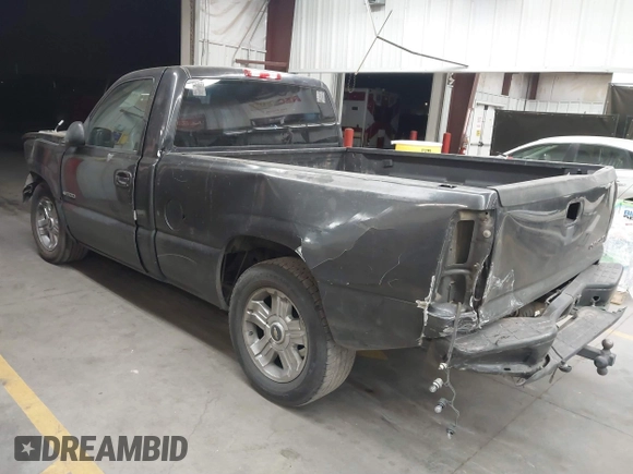 2004 Chevrolet Silverado 1500 Work Truck with VIN 1GCEC14X24Z263232, listed as a IAAI auction lot 41720611 with 272,921 mi miles. Bid and sale history available at carsss.com. Image 3.
