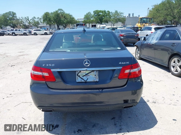 2011 Mercedes-Benz E-Class E 350 Luxury with VIN WDDHF8HB0BA295562, listed as a IAAI auction lot 42016866 with 336,768 mi miles. Bid and sale history available at carsss.com. Image 16.
