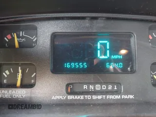1996 Chevrolet Caprice 1SA Special Value z VIN 1G1BL52P2TR170330, wystawiony jako IAAI lot #42179740 z przebiegiem 169 555 mil mil oraz . Historia ofert i sprzedaży dostępna na DreamBid. Obrazek 15.