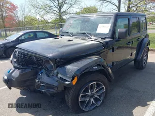 2024 Jeep Wrangler Willys с VIN 1C4RJXN68RW145341, выставлен на аукционе IAAI как лот 42107372 с пробегом 15 101 миль миль и . История ставок и продаж доступна на DreamBid. Изображение 2.