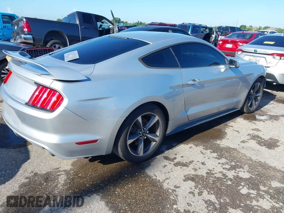 2015 Ford Mustang V6 z VIN 1FA6P8AM8F5369227, wystawiony jako IAAI lot #42607851 z przebiegiem 135 428 mil mil oraz . Historia ofert i sprzedaży dostępna na DreamBid. Obrazek 4.