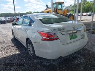2013 Nissan Altima 2.5 S with VIN 1N4AL3AP6DC260020, listed as a IAAI auction lot 42014181 with 335,508 mi miles and . Bid and sale history available at carsss.com. Image 3.