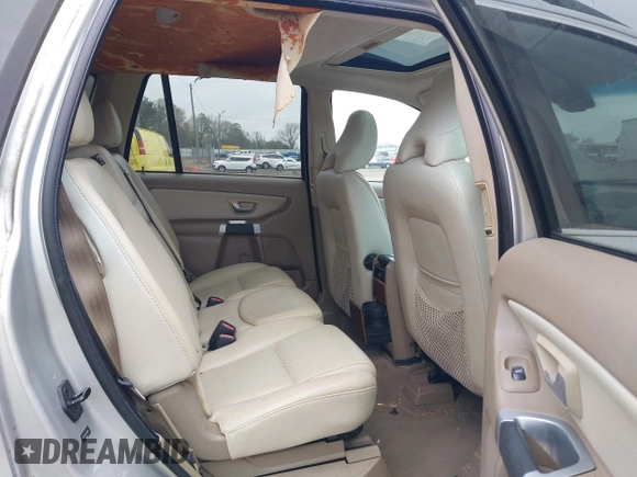 2007 Volvo XC90 I6 with VIN YV4CY982271354992, listed as a IAAI auction lot 41834370 with 210,398 mi miles. Bid and sale history available at carsss.com. Image 8.