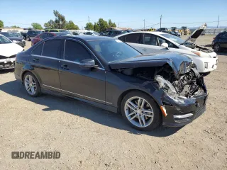 2014 Mercedes-Benz C 300 Sport z VIN WDDGF8AB2EA951478, wystawiony jako Copart lot #56416245 z przebiegiem 71 909 mil mil oraz Szkoda całkowita • Salvage title. Historia ofert i sprzedaży dostępna na DreamBid. Obrazek 4.