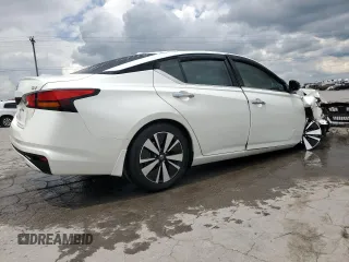 2019 Nissan Altima SV z VIN 1N4BL4DV8KC115689, wystawiony jako Copart lot #56781215 z przebiegiem 39 049 mil mil oraz Szkoda całkowita • Salvage title. Historia ofert i sprzedaży dostępna na DreamBid. Obrazek 3.
