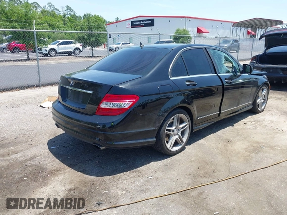 2009 Mercedes-Benz C 300 Sport z VIN WDDGF54X09F231689, wystawiony jako IAAI lot #42291790 z przebiegiem 143 573 mil mil oraz . Historia ofert i sprzedaży dostępna na DreamBid. Obrazek 4.