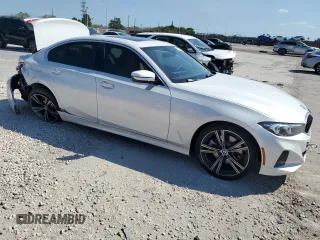 2024 BMW 3 Series 330i z VIN 3MW69FF06R8E24468, wystawiony jako Copart lot #48425065 z przebiegiem 11 875 mil mil oraz Szkoda całkowita • Salvage title. Historia ofert i sprzedaży dostępna na DreamBid. Obrazek 4.