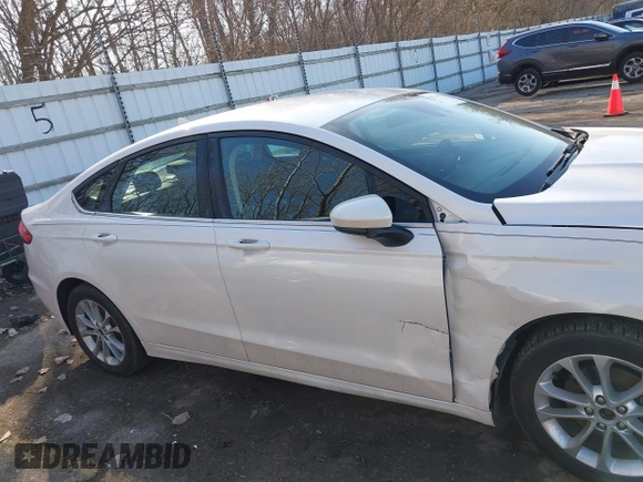 2020 Ford Fusion SE с VIN 3FA6P0HD1LR122177, выставлен на аукционе IAAI как лот 41749652 с пробегом 54 365 миль миль и . История ставок и продаж доступна на DreamBid. Изображение 13.