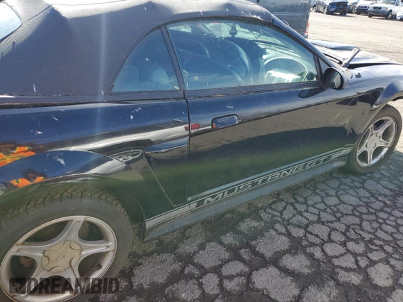 2001 Ford Mustang GT Deluxe z VIN 1FAFP45X91F262476, wystawiony jako Copart lot #48036485 z przebiegiem Nie podano mil oraz Szkoda całkowita • Salvage title. Historia ofert i sprzedaży dostępna na DreamBid. Obrazek 10.