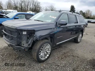 2023 GMC Yukon XL SLT z VIN 1GKS2GKD4PR101144, wystawiony jako Copart lot #49603195 z przebiegiem 55 682 mil mil oraz Szkody całkowita. Historia ofert i sprzedaży dostępna na DreamBid. Obrazek 1.