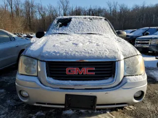 2005 GMC Envoy SLE with VIN 1GKDT13S952144044, listed as a Copart auction lot 88269485 with 0 mi miles and Salvage Title. Bid and sale history available at carsss.com. Image 5.
