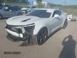 2016 Chevrolet Camaro 2SS z VIN 1G1FH1R77G0126514, wystawiony jako IAAI lot #42135491 z przebiegiem 89 841 mil mil oraz . Historia ofert i sprzedaży dostępna na DreamBid. Obrazek 2.