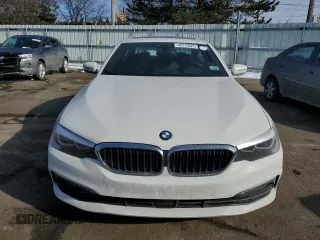 2018 BMW 5 Series 530e xDrive with VIN WBAJB1C51JB084280, listed as a Copart auction lot 45713625 with 106,846 mi miles and Clean Title. Bid and sale history available at carsss.com. Image 5.