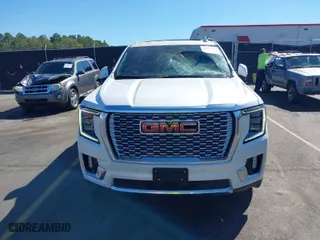 2023 GMC Yukon XL Denali with VIN 1GKS2JKT9PR370714, listed as a IAAI auction lot 40562477 with 19,114 mi miles. Bid and sale history available at carsss.com. Image 13.