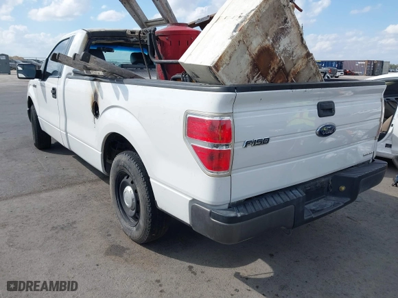 2014 Ford F-150 XL with VIN 1FTMF1CM6EKD40608, listed as a IAAI auction lot 40650148 with 163,333 mi miles. Bid and sale history available at carsss.com. Image 3.