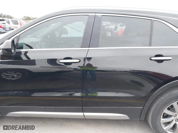 2020 Cadillac XT4 FWD Premium Luxury with VIN 1GYFZCR48LF142955, listed as a IAAI auction lot 41255161 with 39,830 mi miles. Bid and sale history available at carsss.com. Image 14.