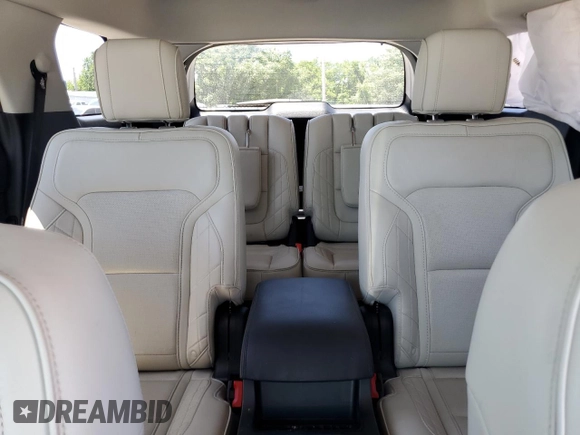 2018 Ford Explorer Platinum z VIN 1FM5K8HT4JGA54385, wystawiony jako Copart lot #57814475 z przebiegiem 105 489 mil mil oraz Szkoda całkowita • Salvage title. Historia ofert i sprzedaży dostępna na DreamBid. Obrazek 10.