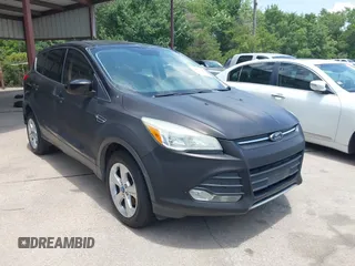 2013 Ford Escape SE z VIN 1FMCU0GX5DUD01376, wystawiony jako IAAI lot #42671948 z przebiegiem 200 724 mil mil oraz . Historia ofert i sprzedaży dostępna na DreamBid. Obrazek 1.