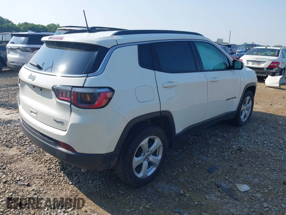 2019 Jeep Compass Altitude z VIN 3C4NJCBB1KT614838, wystawiony jako IAAI lot #42470666 z przebiegiem 31 362 mil mil oraz . Historia ofert i sprzedaży dostępna na DreamBid. Obrazek 4.