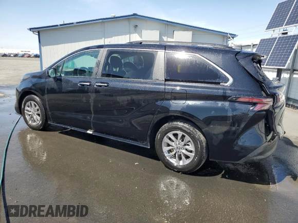2025 Toyota Sienna XLE with VIN 5TDYRKEC3SS242899, listed as a Copart auction lot 54617665 with 1,830 mi miles and Clean Title. Bid and sale history available at DreamBid. Image 2.