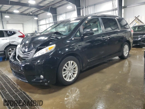 2013 Toyota Sienna XLE AAS with VIN 5TDYK3DC3DS392512, listed as a Copart auction lot 52815845 with 128,561 mi miles and Salvage Title. Bid and sale history available at carsss.com. Image 1.