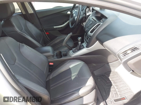 2013 Ford Focus SE with VIN 1FADP3K25DL335939, listed as a IAAI auction lot 42088780 with 149,957 mi miles. Bid and sale history available at carsss.com. Image 5.