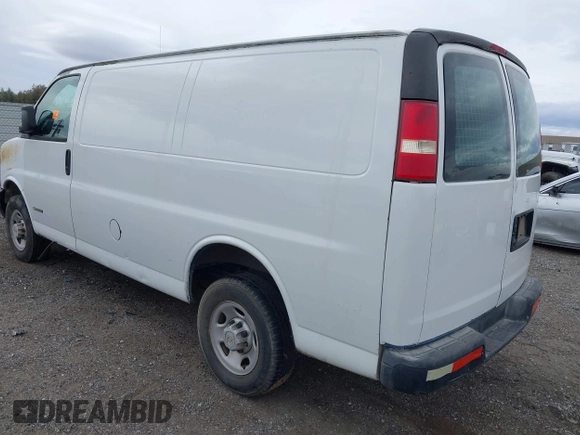 2004 Chevrolet Express Cargo Van with VIN 1GCGG25U241237297, listed as a IAAI auction lot 41664015 with 1 mi miles. Bid and sale history available at carsss.com. Image 3.