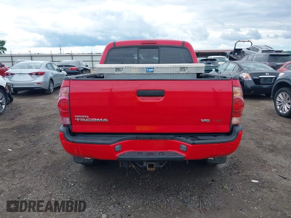 2006 Toyota Tacoma z VIN 3TMLU42N76M006045, wystawiony jako IAAI lot #42225263 z przebiegiem 161 068 mil mil oraz . Historia ofert i sprzedaży dostępna na DreamBid. Obrazek 16.