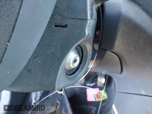 2010 Ford Transit Connect XLT z VIN NM0KS9BN8AT011664, wystawiony jako IAAI lot #41443429 z przebiegiem Nie podano mil oraz . Historia ofert i sprzedaży dostępna na DreamBid. Obrazek 14.