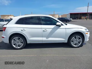 2018 Audi Q5 Premium Plus z VIN WA1BNAFY0J2239383, wystawiony jako IAAI lot #42384069 z przebiegiem 44 069 mil mil oraz . Historia ofert i sprzedaży dostępna na DreamBid. Obrazek 13.