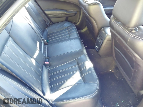 2016 Chrysler 300 S z VIN 2C3CCAGG4GH287737, wystawiony jako IAAI lot #41299711 z przebiegiem Nie podano mil oraz . Historia ofert i sprzedaży dostępna na DreamBid. Obrazek 8.