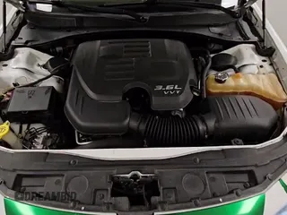 2017 Chrysler 300 S с VIN 2C3CCABG3HH531144, выставлен на аукционе Copart как лот 70460815 с пробегом 185 726 миль миль и Чистый • Clean title. История ставок и продаж доступна на DreamBid. Изображение 14.