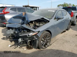 2022 Mazda Mazda3 Hatchback Premium with VIN JM1BPBML0N1511116, listed as a Copart auction lot 43811523 with 16,916 mi miles. Bid and sale history available at carsss.com. Image 1.
