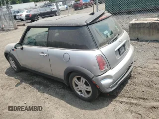 2006 MINI Hardtop z VIN WMWRC33546TK65323, wystawiony jako Copart lot #58930785 z przebiegiem 173 105 mil mil oraz Szkoda całkowita • Salvage title. Historia ofert i sprzedaży dostępna na DreamBid. Obrazek 2.