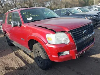 2008 Ford Explorer XLT z VIN 1FMEU73E08UA95945, wystawiony jako IAAI lot #42131857 z przebiegiem Nie podano mil oraz . Historia ofert i sprzedaży dostępna na DreamBid. Obrazek 1.