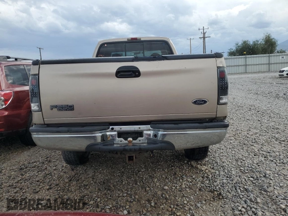 1999 Ford F-250 XL with VIN 1FTNX21F8XEE00658, listed as a Copart auction lot 70021594 with 218,084 mi miles and Non Repairable. Bid and sale history available at DreamBid. Image 6.