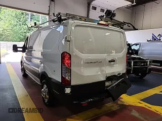 2020 Ford Transit Cargo z VIN 1FTBR2YG1LKA51866, wystawiony jako IAAI lot #42842416 z przebiegiem 141 231 mil mil oraz . Historia ofert i sprzedaży dostępna na DreamBid. Obrazek 9.