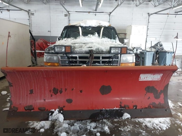1997 Ford F-250 HD with VIN 1FTHX26G8VEA69320, listed as a IAAI auction lot 41577044 with 120,878 mi miles. Bid and sale history available at carsss.com. Image 6.