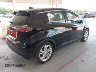 2023 Chevrolet Bolt EV 1LT z VIN 1G1FW6S0XP4150010, wystawiony jako IAAI lot #42256426 z przebiegiem 26 397 mil mil oraz . Historia ofert i sprzedaży dostępna na DreamBid. Obrazek 4.