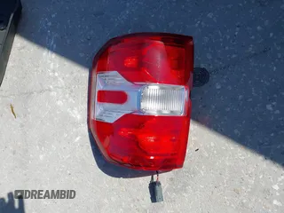 2022 Ford Maverick XL z VIN 3FTTW8E93NRA85554, wystawiony jako IAAI lot #42167925 z przebiegiem 27 192 mil mil oraz . Historia ofert i sprzedaży dostępna na DreamBid. Obrazek 12.