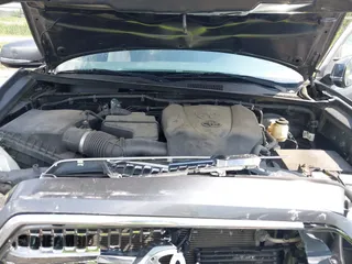 2017 Toyota Tacoma SR5 z VIN 3TMBZ5DN6HM010168, wystawiony jako IAAI lot #42315125 z przebiegiem 133 934 mil mil oraz . Historia ofert i sprzedaży dostępna na DreamBid. Obrazek 10.