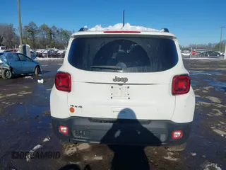 2021 Jeep Renegade Latitude with VIN ZACNJDB19MPN29234, listed as a IAAI auction lot 41238806 with 52,745 mi miles. Bid and sale history available at carsss.com. Image 16.