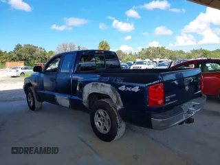 2005 Dodge Dakota SLT with VIN 1D7HW42N05S365877, listed as a IAAI auction lot 40418188 with 280,423 mi miles and . Bid and sale history available at DreamBid. Image 3.