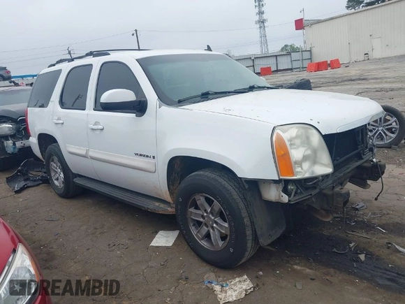2008 GMC Yukon SLT w/4SB with VIN 1GKFC13088J194967, listed as a IAAI auction lot 41943330 with 258,953 mi miles. Bid and sale history available at carsss.com. Image 1.