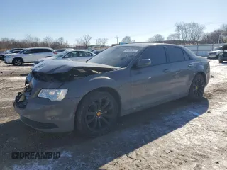 2017 Chrysler 300 Limited z VIN 2C3CCAAG5HH668295, wystawiony jako Copart lot #45659925 z przebiegiem 95 070 mil mil oraz Szkoda całkowita • Salvage title. Historia ofert i sprzedaży dostępna na DreamBid. Obrazek 1.
