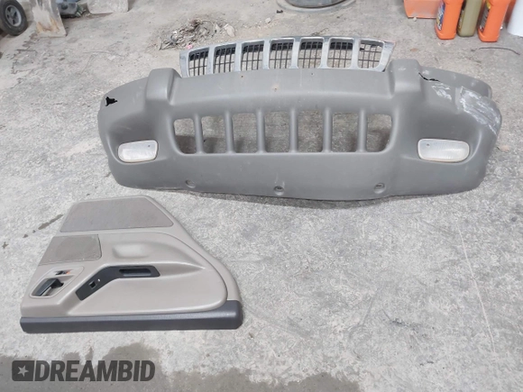 1999 Jeep Grand Cherokee Laredo with VIN 1J4GW58SXXC584734, listed as a IAAI auction lot 41902224 with 209,180 mi miles and . Bid and sale history available at DreamBid. Image 12.